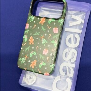 Casely Green Holiday Pattern iPhone 17 pro max Case